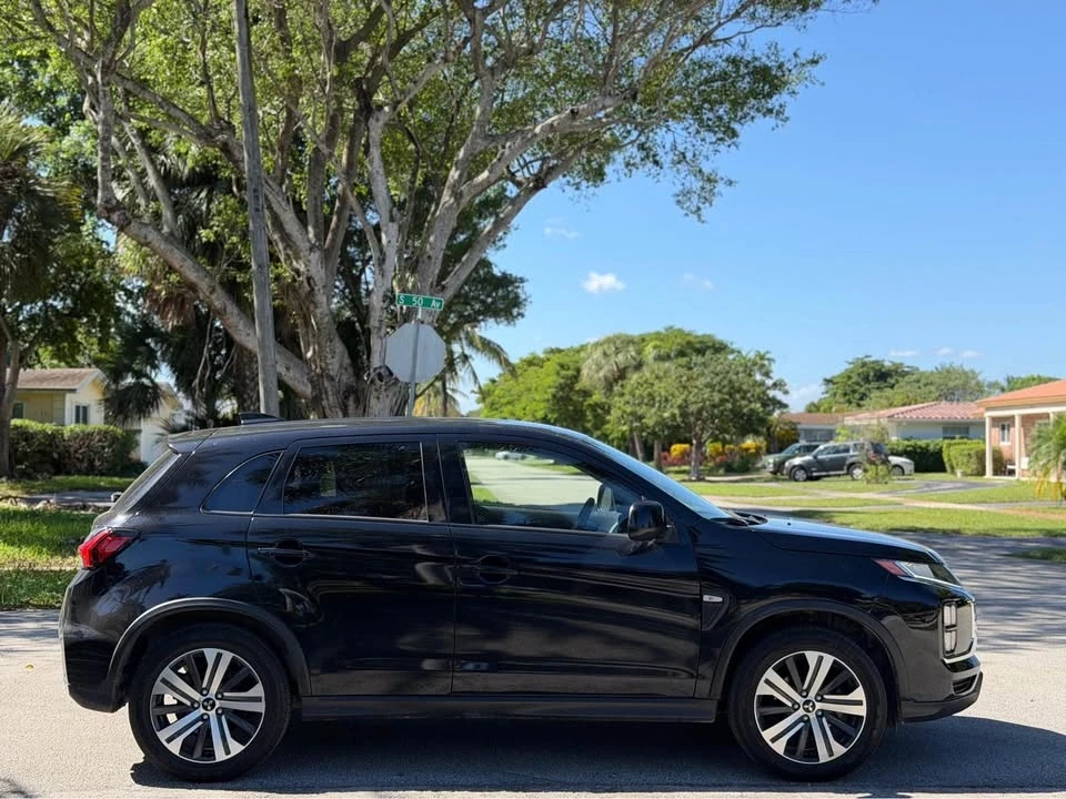 2021 Mitsubishi Outlander - Image 10 of 19