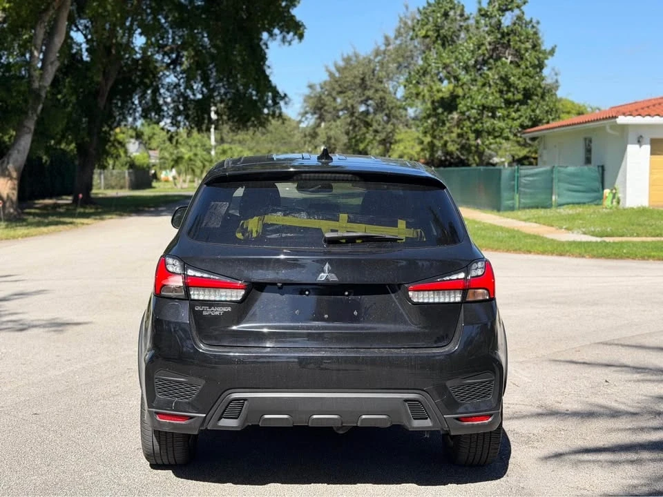 2021 Mitsubishi Outlander - Image 9 of 19