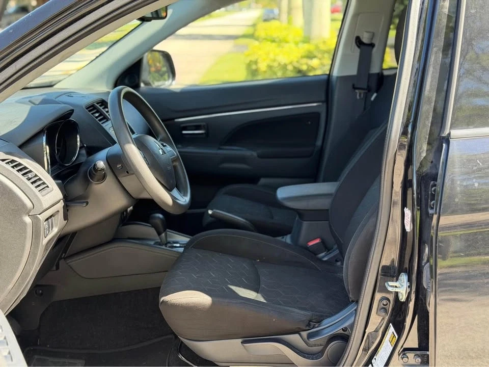 2021 Mitsubishi Outlander - Image 7 of 19