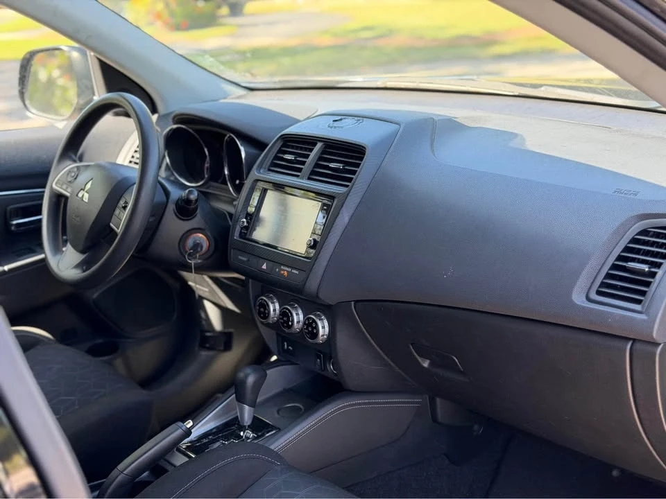 2021 Mitsubishi Outlander - Image 17 of 19