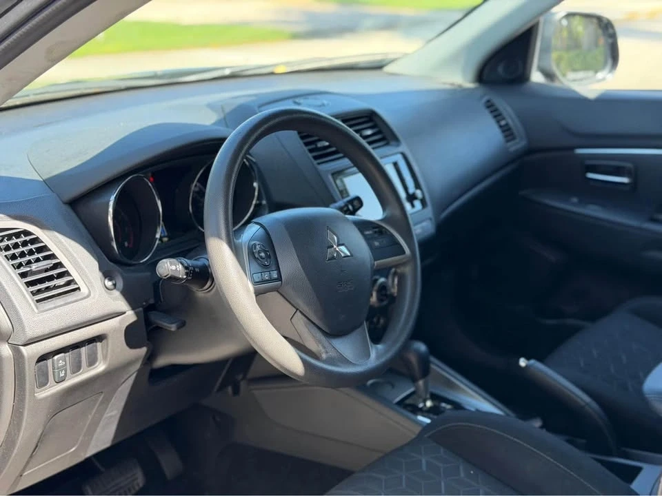 2021 Mitsubishi Outlander - Image 15 of 19