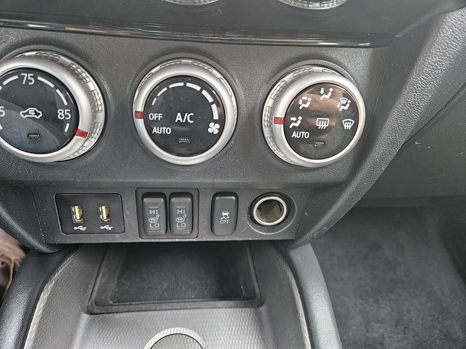 2021 Mitsubishi Outlander - Image 15 of 15