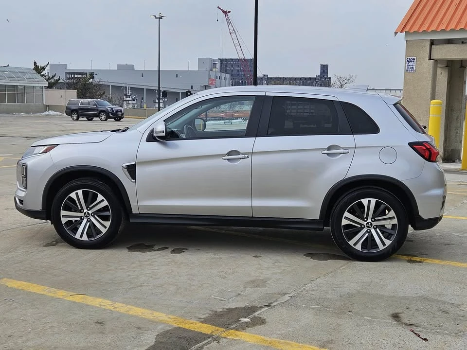 2021 Mitsubishi Outlander - Image 7 of 15