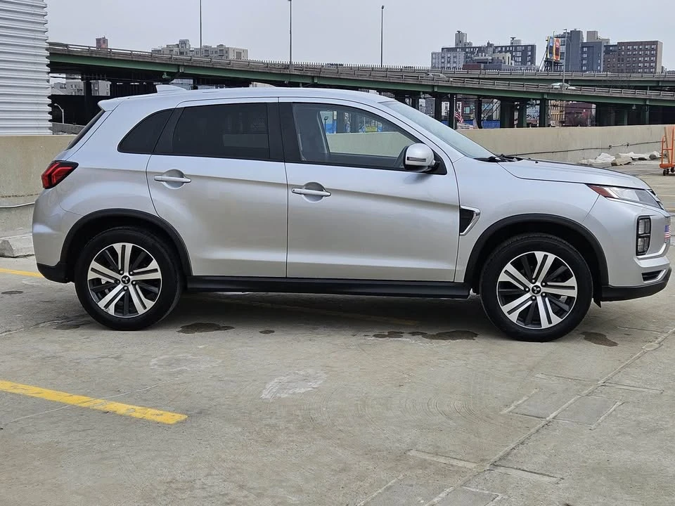 2021 Mitsubishi Outlander - Image 8 of 15