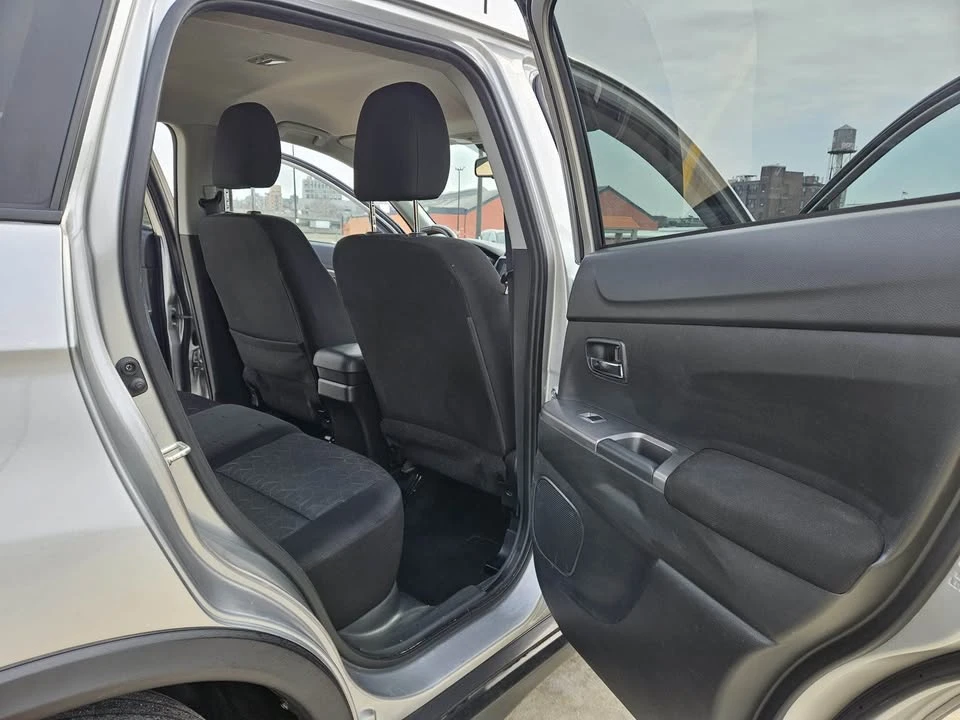 2021 Mitsubishi Outlander - Image 12 of 15