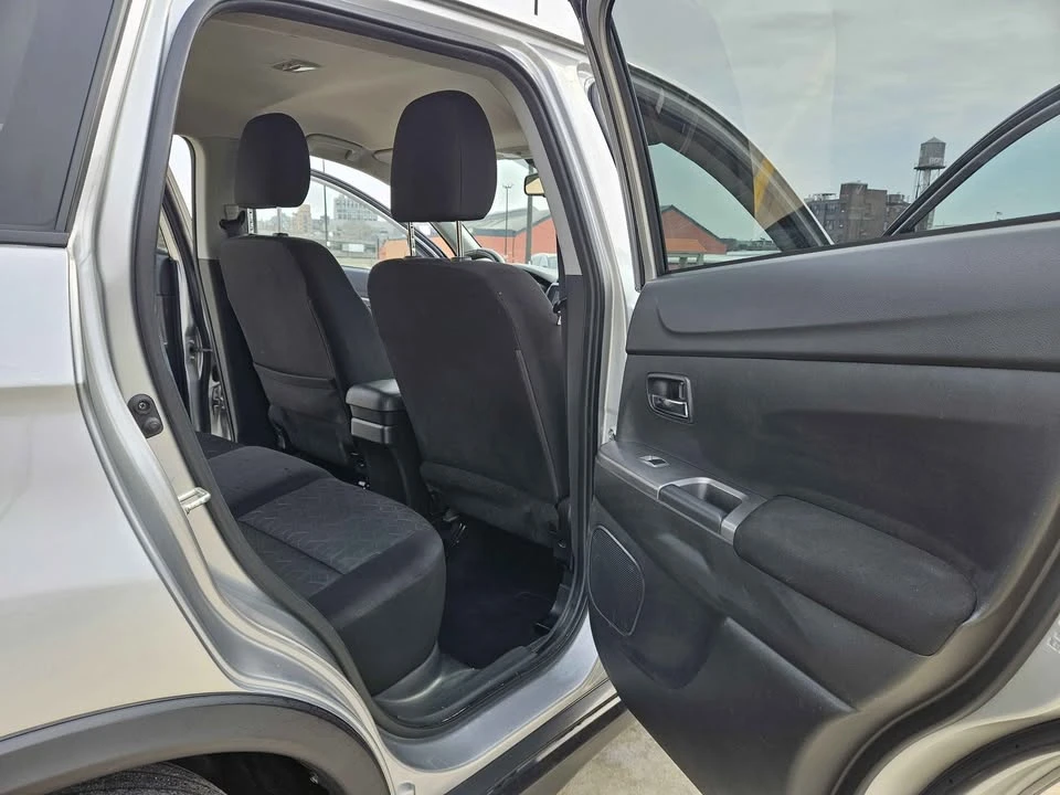 2021 Mitsubishi Outlander - Image 12 of 17