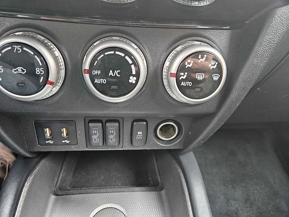 2021 Mitsubishi Outlander - Image 15 of 17