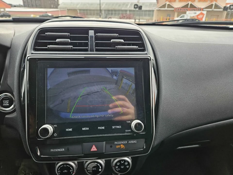 2021 Mitsubishi Outlander - Image 14 of 17