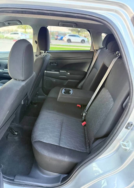 2021 Mitsubishi Outlander - Image 10 of 14