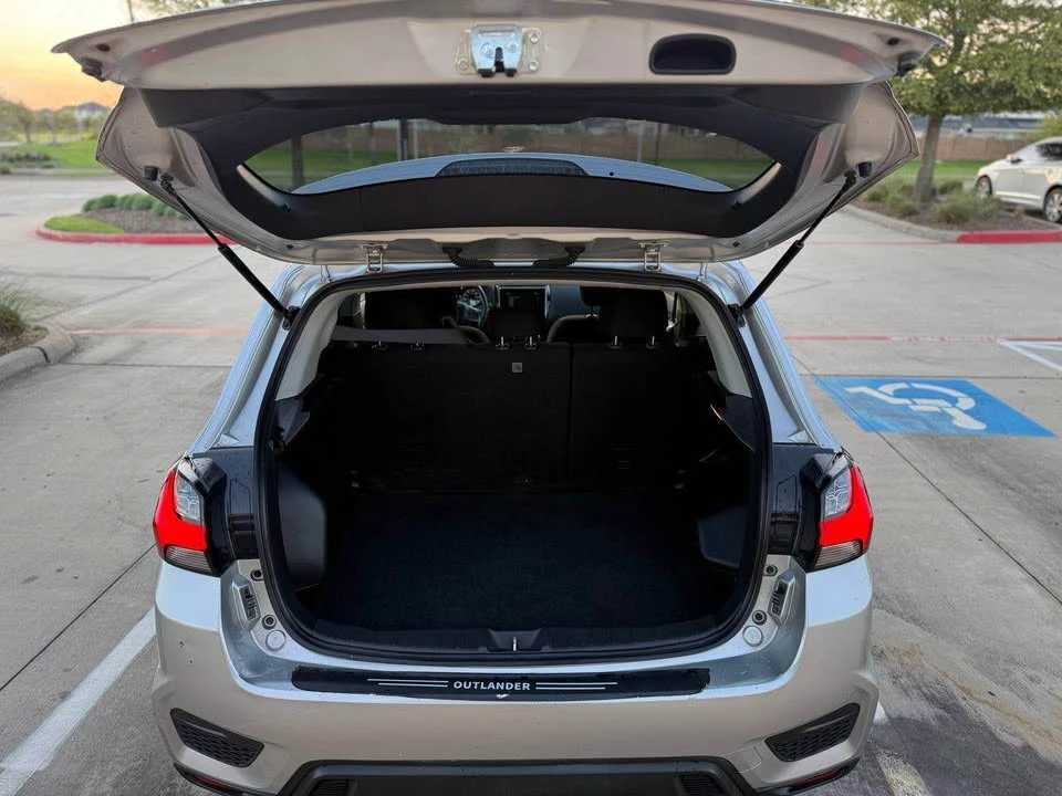 2021 Mitsubishi Outlander - Image 6 of 14