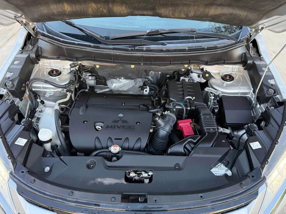 2021 Mitsubishi Outlander - Image 14 of 14