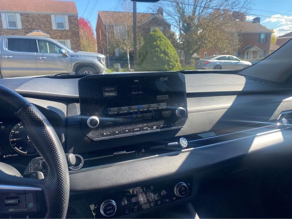 2021 Mitsubishi Outlander - Image 10 of 17