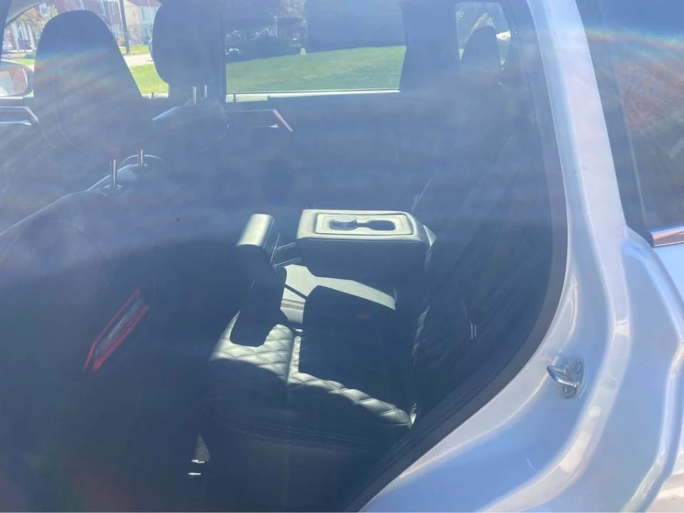 2021 Mitsubishi Outlander - Image 8 of 17