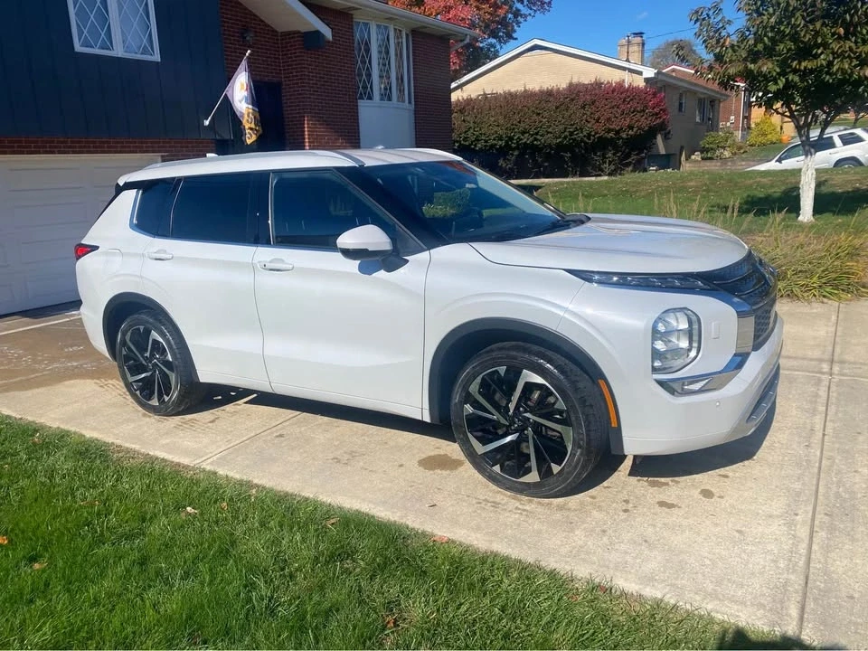 2021 Mitsubishi Outlander - Image 17 of 17
