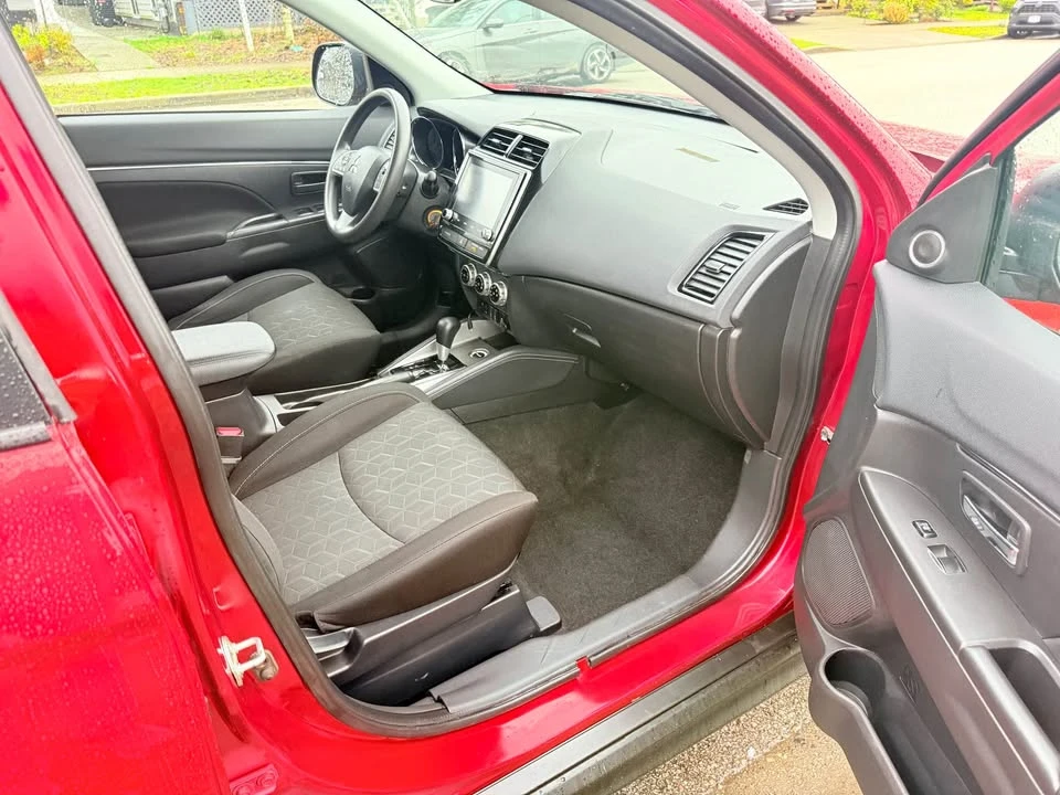 2021 Mitsubishi Eclipse Cross - Image 10 of 17