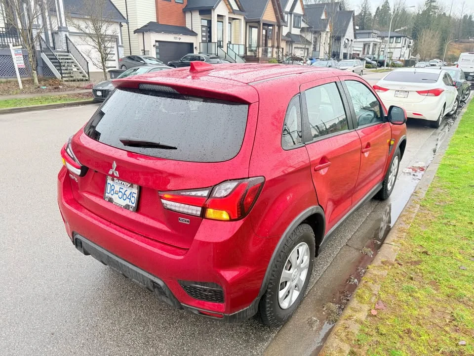 2021 Mitsubishi Eclipse Cross - Image 3 of 17