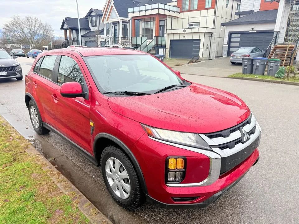 2021 Mitsubishi Eclipse Cross - Image 2 of 17