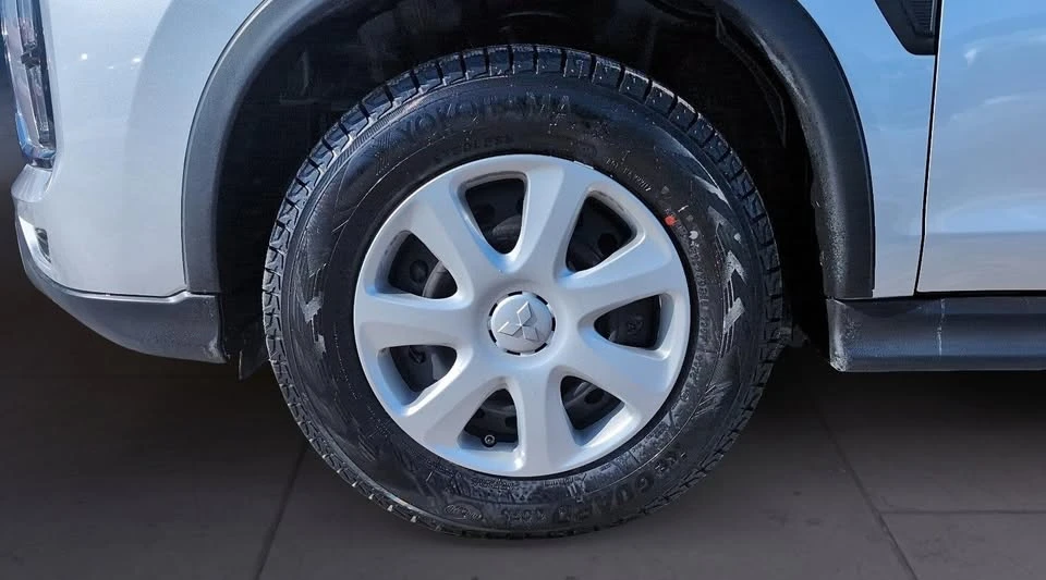 2021 Mitsubishi Eclipse Cross - Image 4 of 20