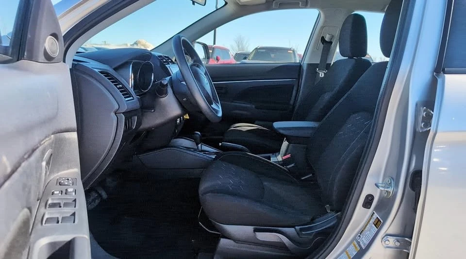 2021 Mitsubishi Eclipse Cross - Image 8 of 20