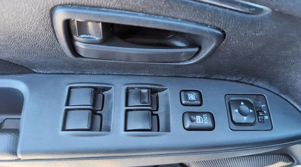 2021 Mitsubishi Eclipse Cross - Image 9 of 20