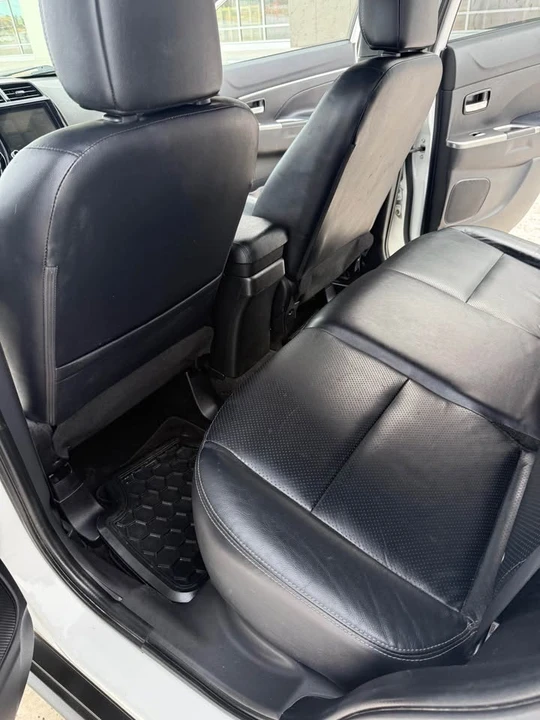 2021 Mitsubishi Eclipse Cross - Image 9 of 17