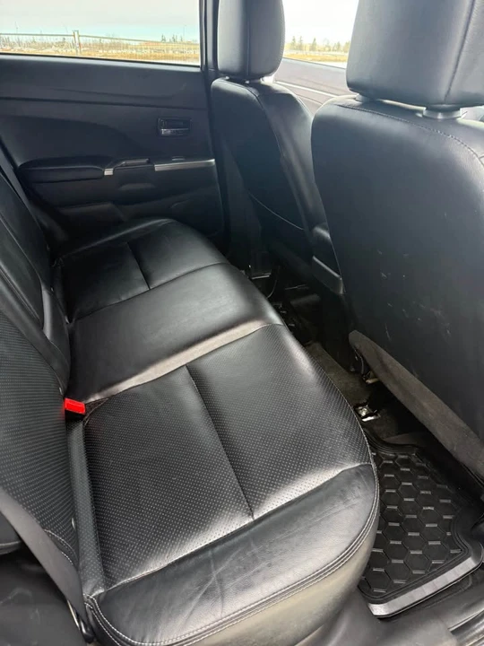 2021 Mitsubishi Eclipse Cross - Image 10 of 17