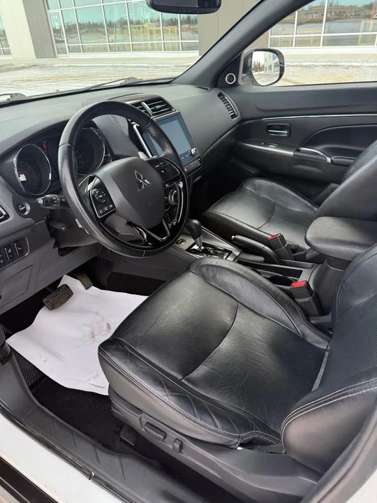 2021 Mitsubishi Eclipse Cross - Image 8 of 17