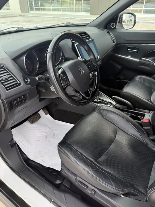 2021 Mitsubishi Eclipse Cross - Image 14 of 17