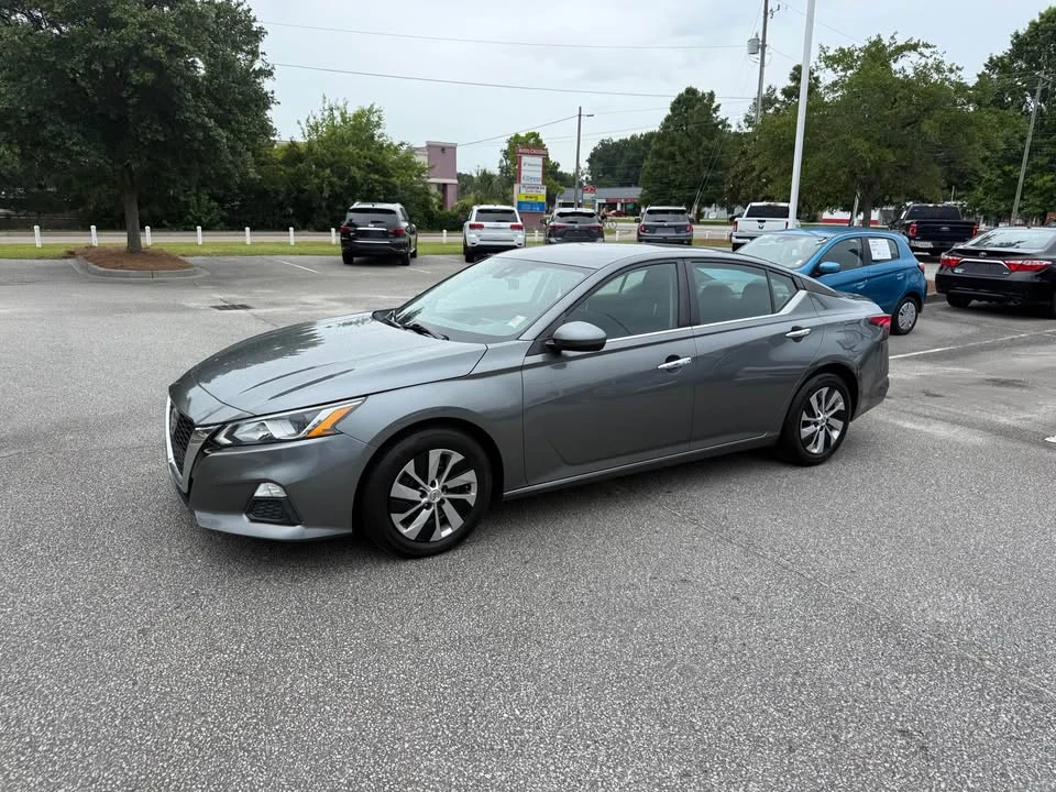2021 Nissan Altima 6th Gen - Image 2 of 10