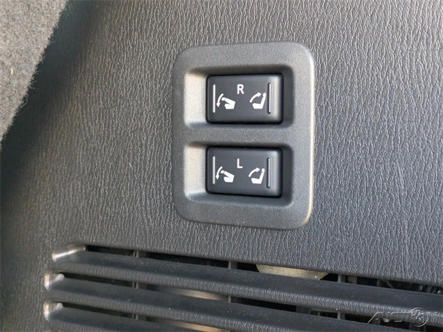 2021 Nissan Armada - Image 14 of 21