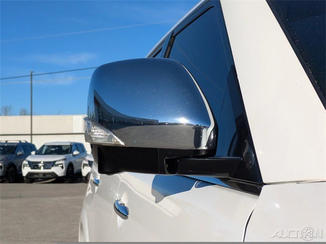 2021 Nissan Armada - Image 12 of 21