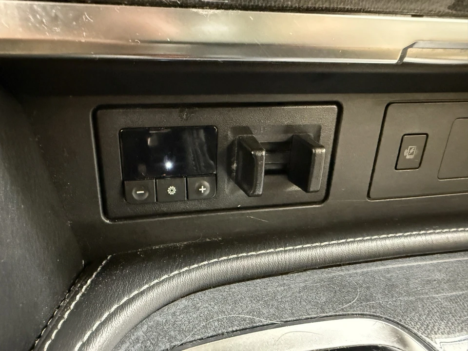 2021 Nissan Armada - Image 15 of 21
