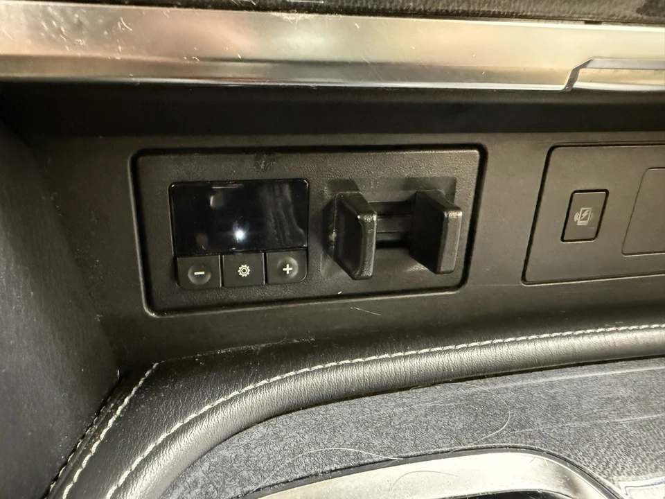 2021 Nissan Armada - Image 17 of 21