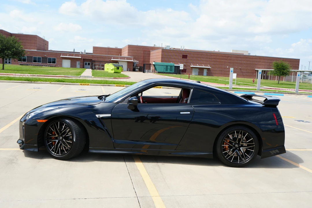 2021 Nissan R35 GT-R Premium - Image 8 of 31