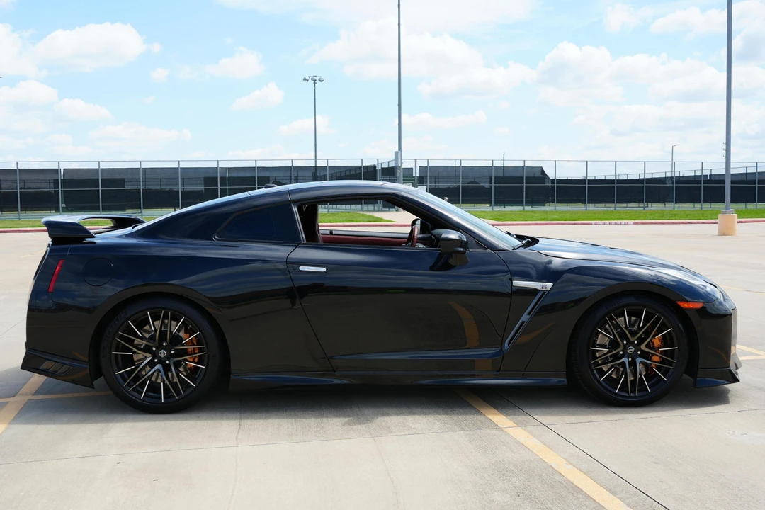 2021 Nissan R35 GT-R Premium - Image 3 of 31