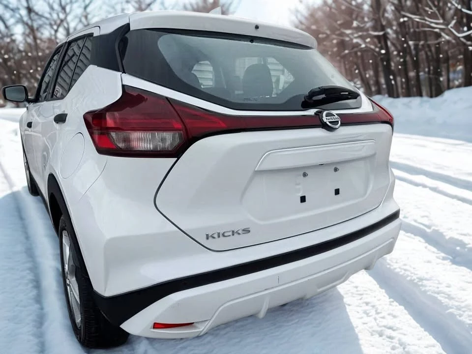 2021 Nissan Kicks - Image 5 of 15
