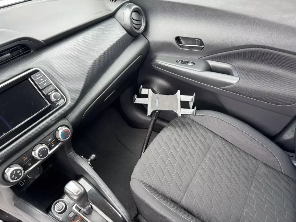 2021 Nissan Kicks - Image 11 of 15