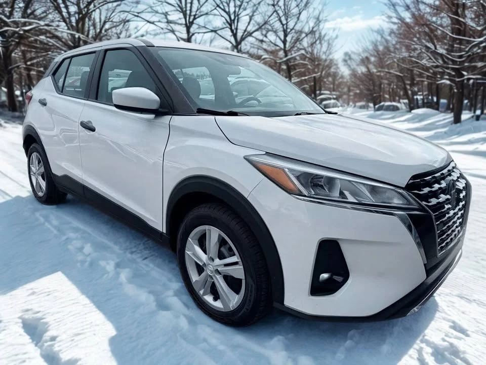 2021 Nissan Kicks - Image 2 of 15