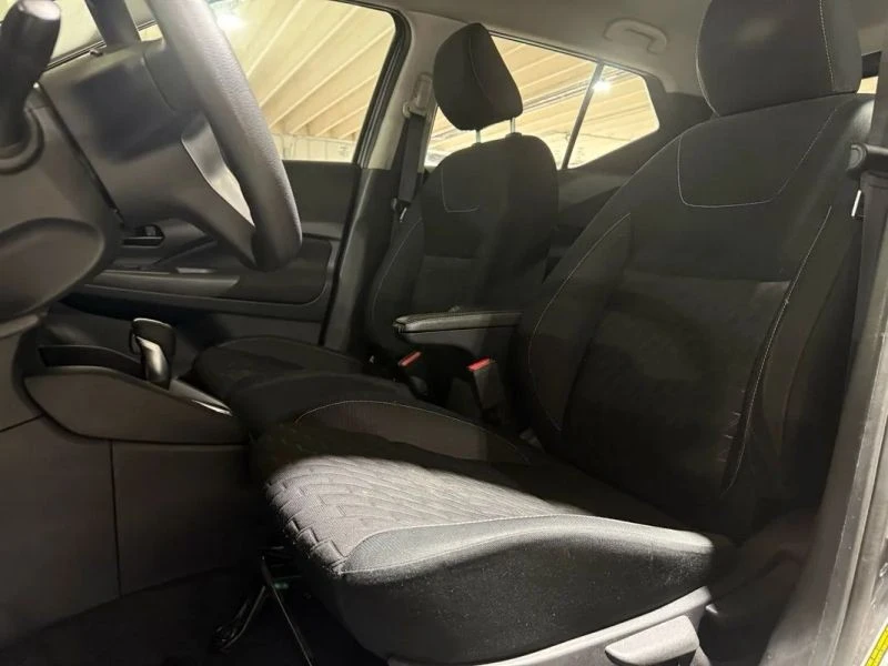 2021 Nissan Kicks - Image 9 of 12