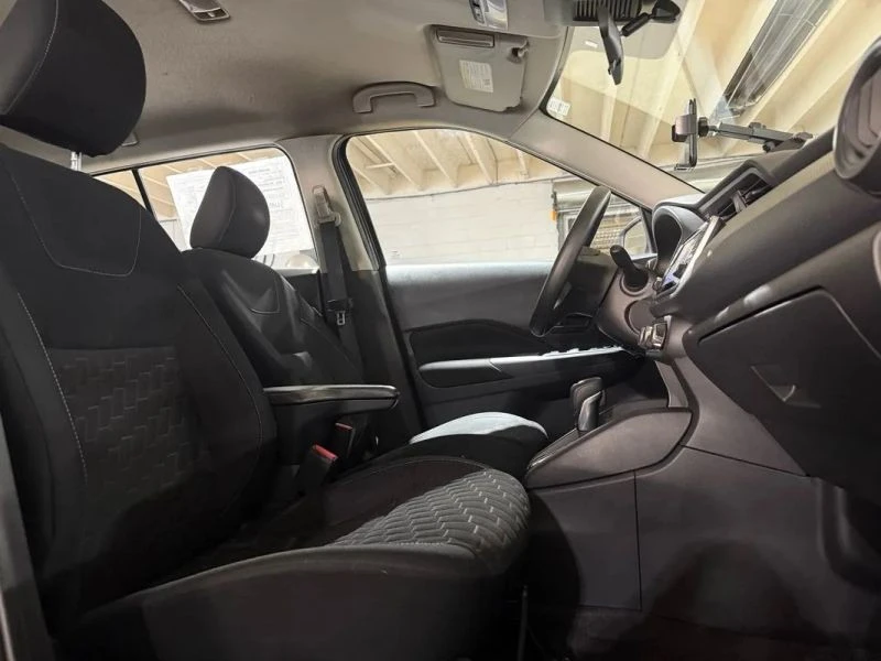 2021 Nissan Kicks - Image 10 of 12