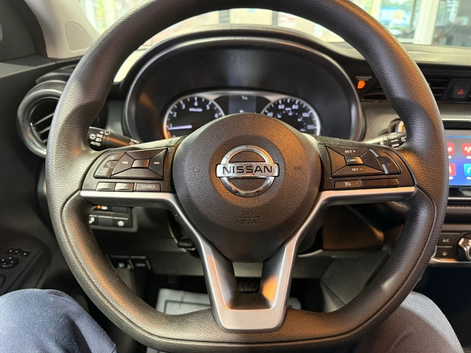2021 Nissan Kicks - Image 11 of 31