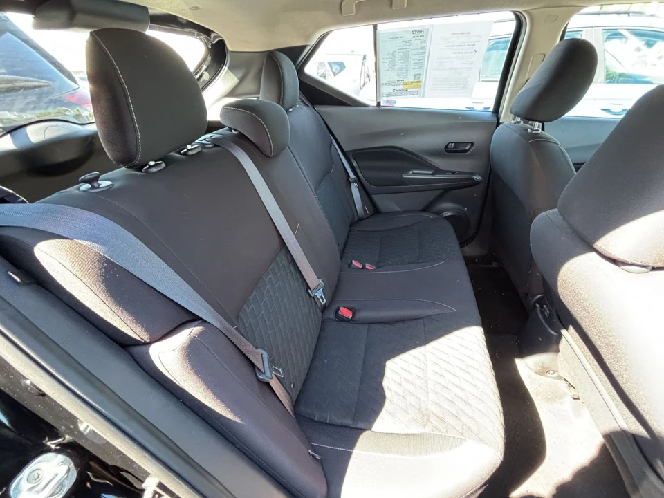 2021 Nissan Kicks - Image 16 of 31