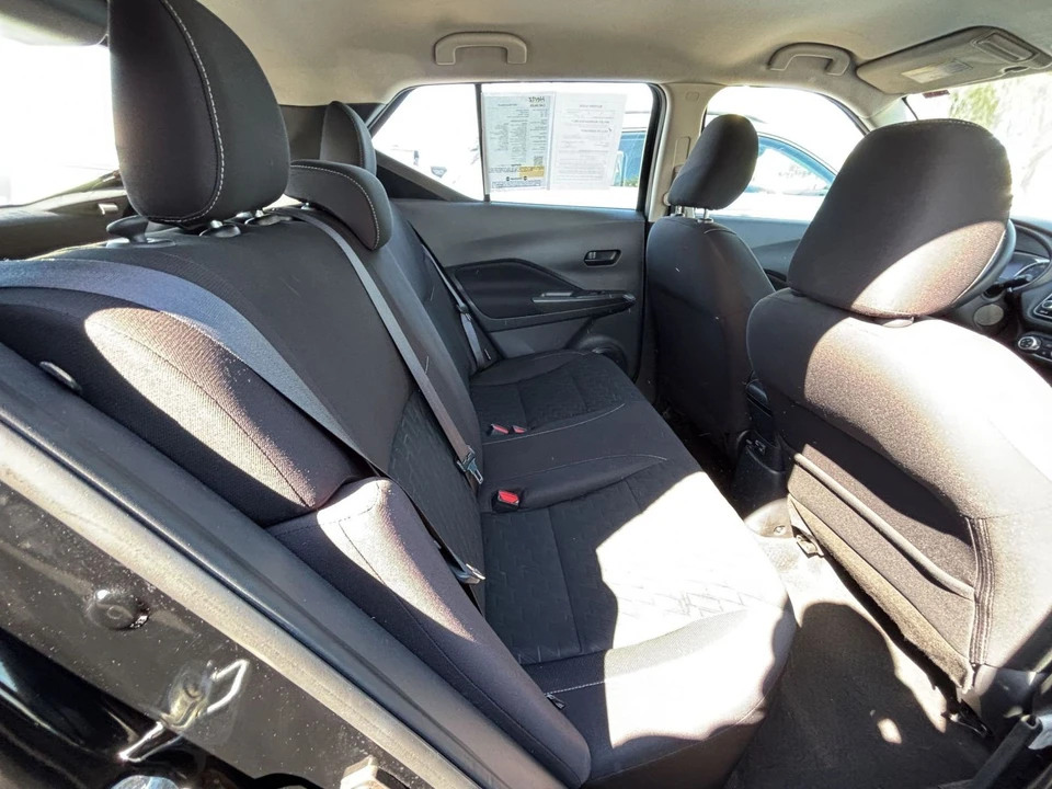 2021 Nissan Kicks - Image 15 of 31