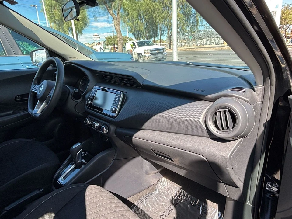 2021 Nissan Kicks - Image 12 of 31