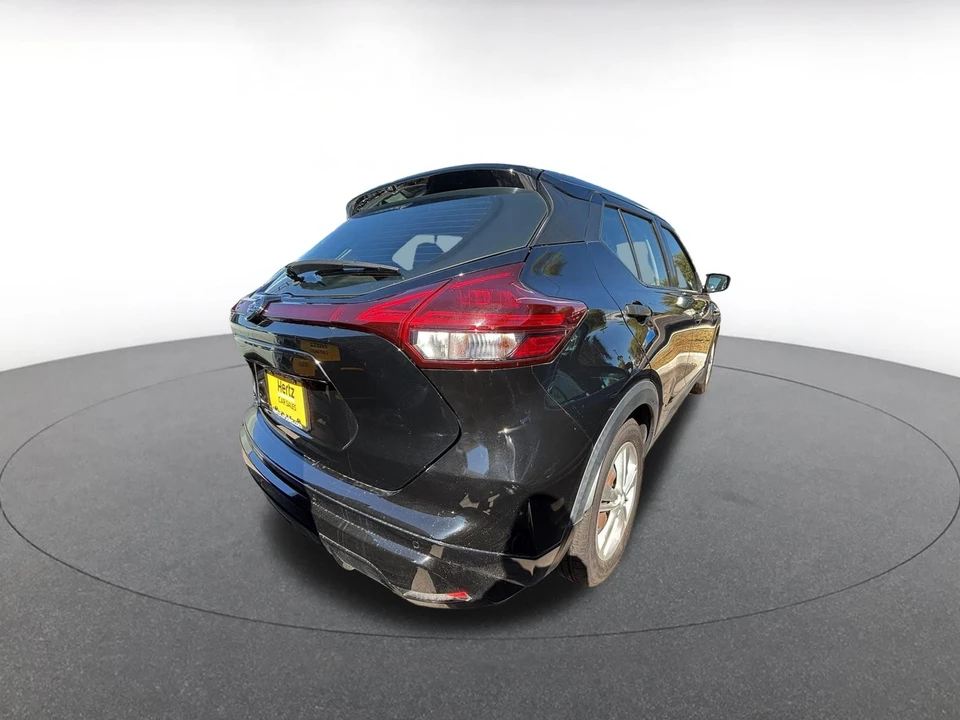 2021 Nissan Kicks - Image 9 of 31