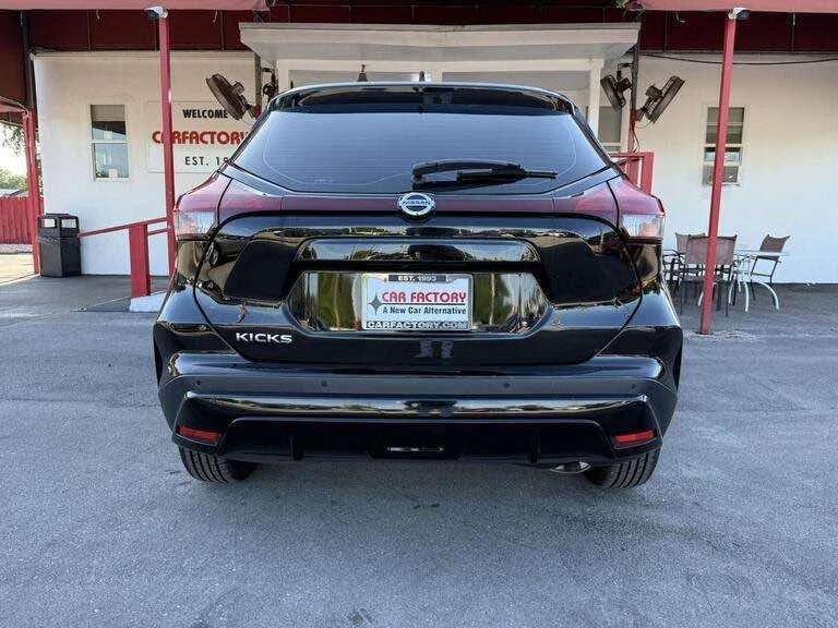 2021 Nissan Kicks - Image 9 of 16