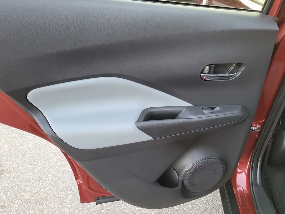 2021 Nissan Kicks - Image 9 of 12
