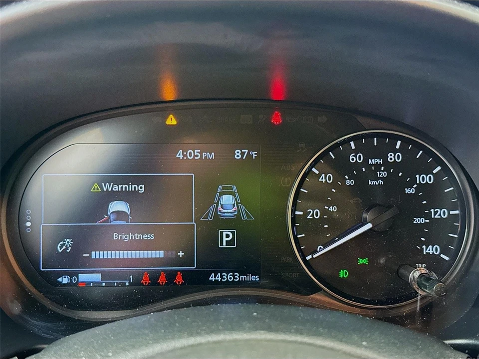 2021 Nissan Kicks - Image 15 of 21