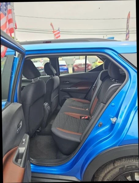 2021 Nissan Kicks - Image 8 of 12