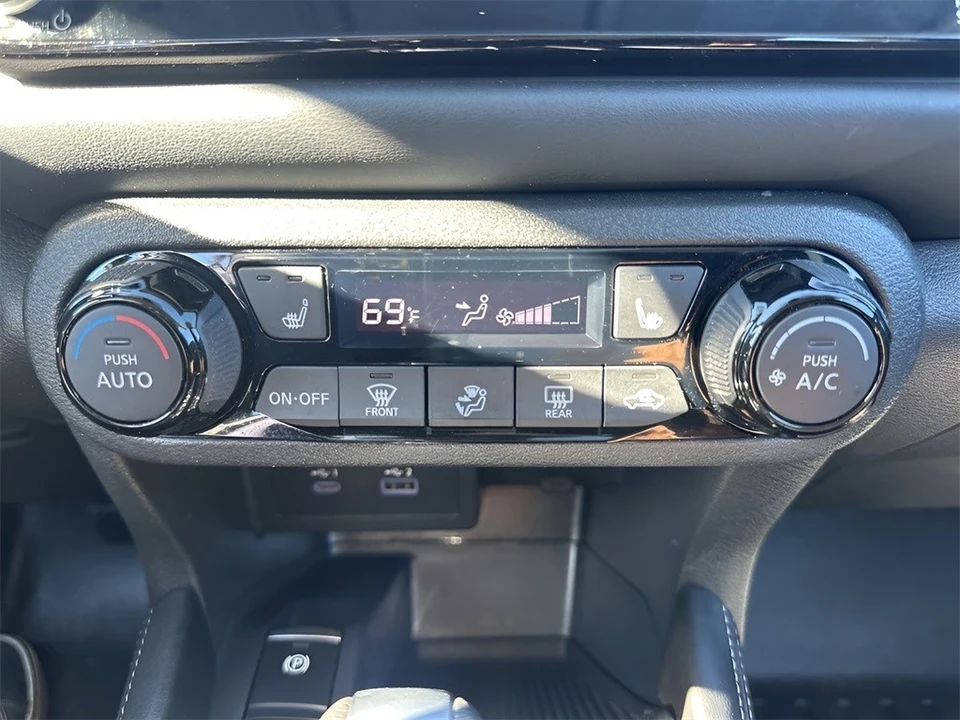 2021 Nissan Kicks - Image 17 of 21